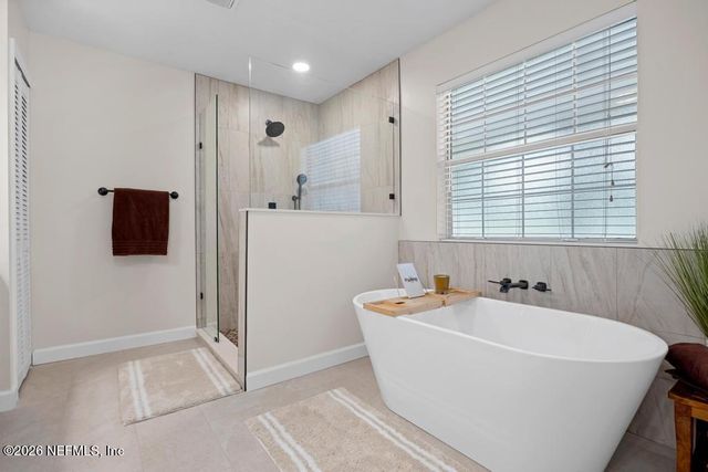 1929 VILLAGE TRAIL Way, Jacksonville, FL 32259