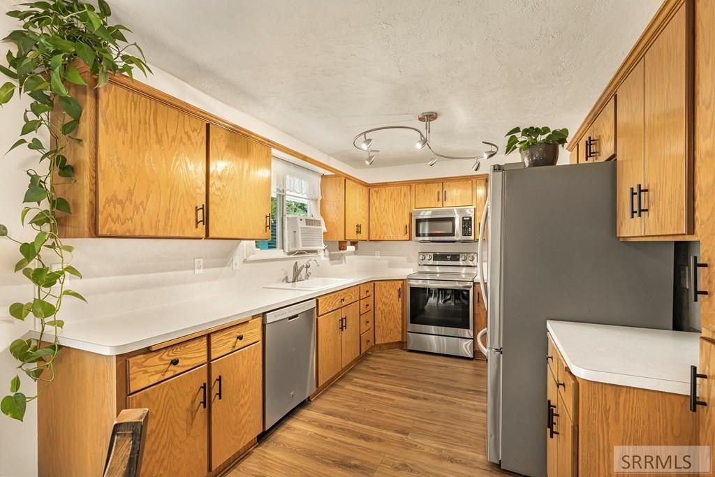 Image 14 of property listing at 2356 Oak Trail Drive, Idaho Falls, ID 83404