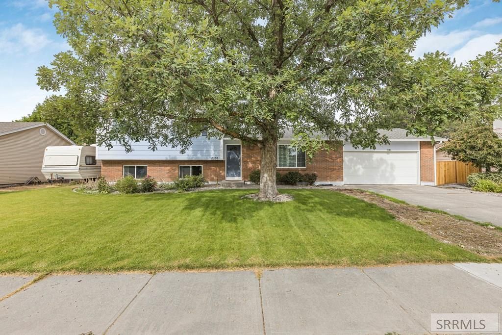 Image 2 of property listing at 2356 Oak Trail Drive, Idaho Falls, ID 83404