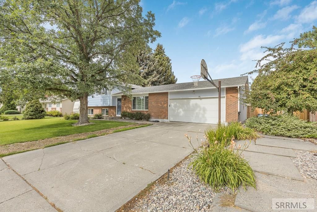 Image 3 of property listing at 2356 Oak Trail Drive, Idaho Falls, ID 83404