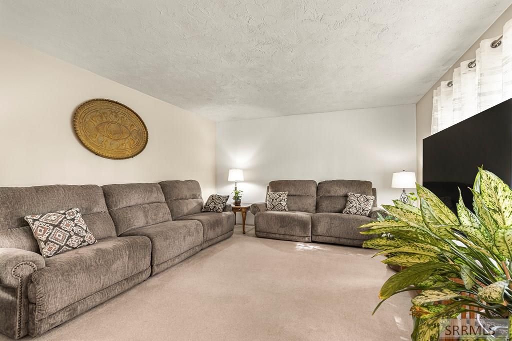 Image 7 of property listing at 2356 Oak Trail Drive, Idaho Falls, ID 83404