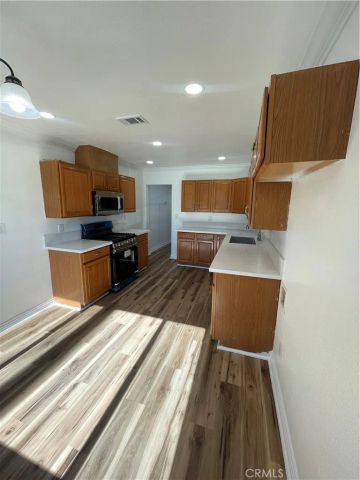 1424 W 9th, San Bernardino, CA 92411