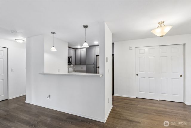 22831 30th Avenue S, Des Moines, WA 98198