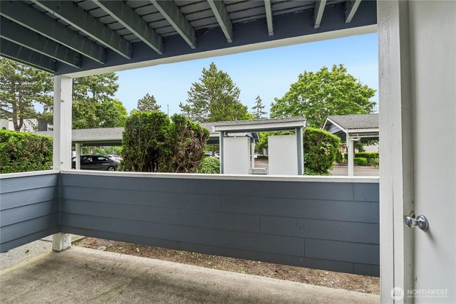 22831 30th Avenue S, Des Moines, WA 98198