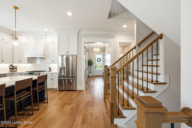 6112 Snapdragon Dr, Prospect, KY 40059