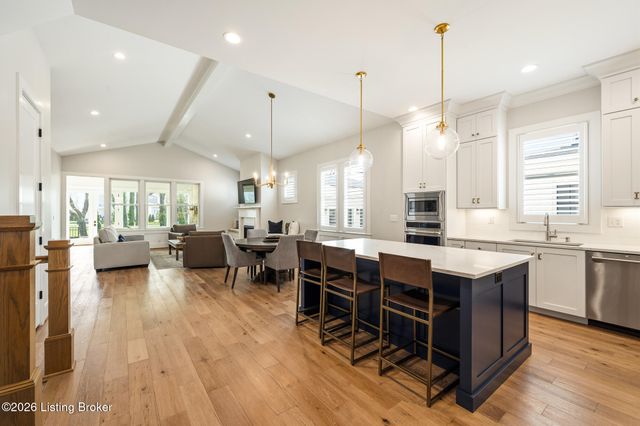 6112 Snapdragon Dr, Prospect, KY 40059