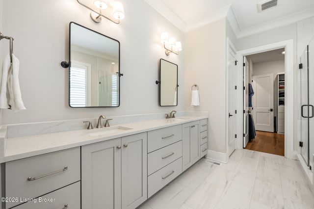 6112 Snapdragon Dr, Prospect, KY 40059