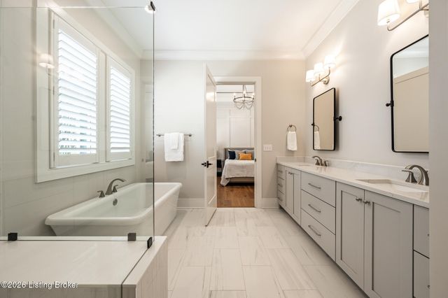 6112 Snapdragon Dr, Prospect, KY 40059