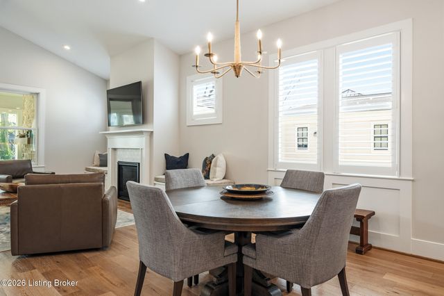 6112 Snapdragon Dr, Prospect, KY 40059