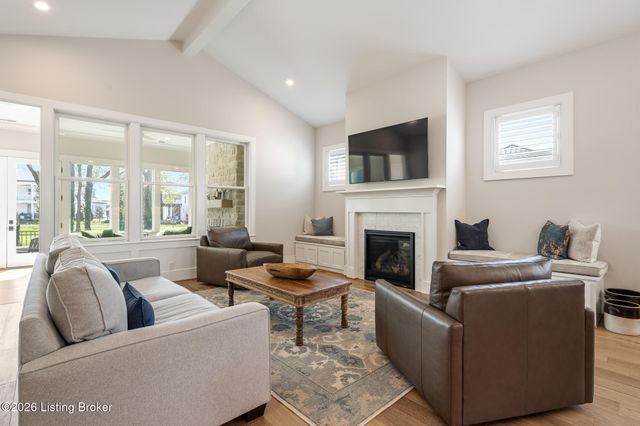 6112 Snapdragon Dr, Prospect, KY 40059