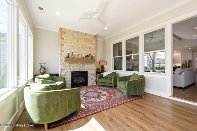 6112 Snapdragon Dr, Prospect, KY 40059