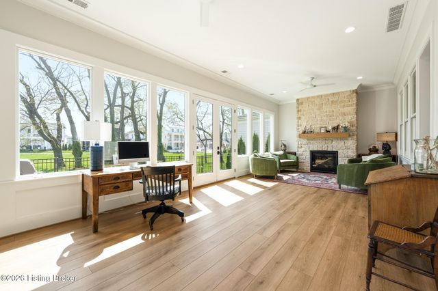 6112 Snapdragon Dr, Prospect, KY 40059