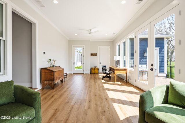 6112 Snapdragon Dr, Prospect, KY 40059