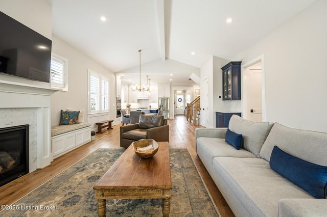 6112 Snapdragon Dr, Prospect, KY 40059