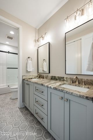 6112 Snapdragon Dr, Prospect, KY 40059