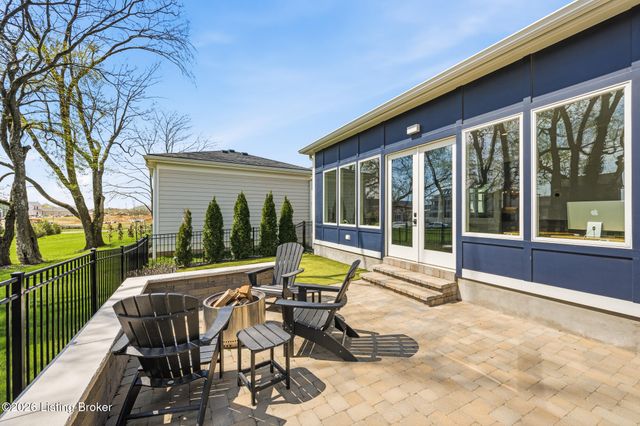 6112 Snapdragon Dr, Prospect, KY 40059