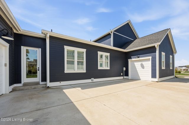 6112 Snapdragon Dr, Prospect, KY 40059