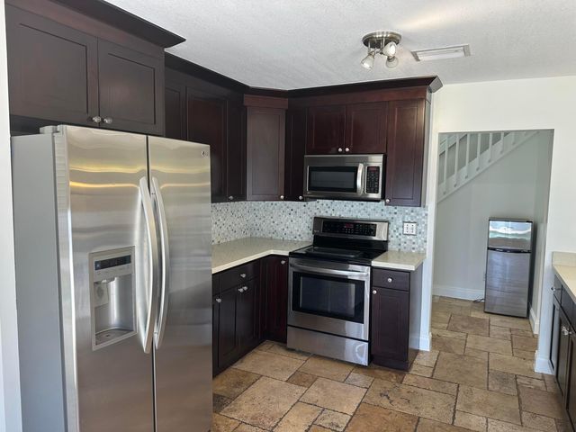 5220 NW 53rd Avenue, Coconut Creek, FL 33073