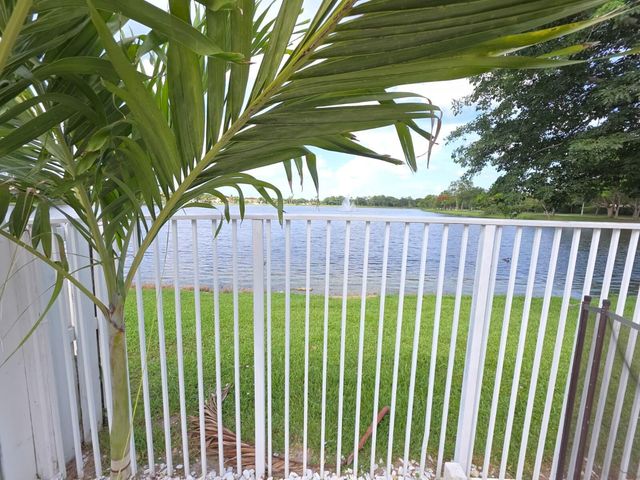 5220 NW 53rd Avenue, Coconut Creek, FL 33073