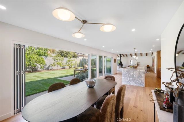 2880 Club House Road, Costa Mesa, CA 92626