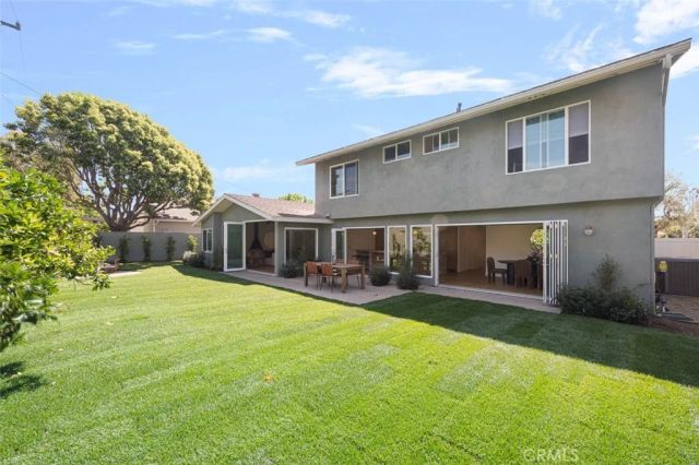 2880 Club House Road, Costa Mesa, CA 92626