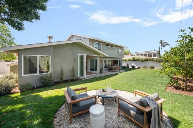 2880 Club House Road, Costa Mesa, CA 92626