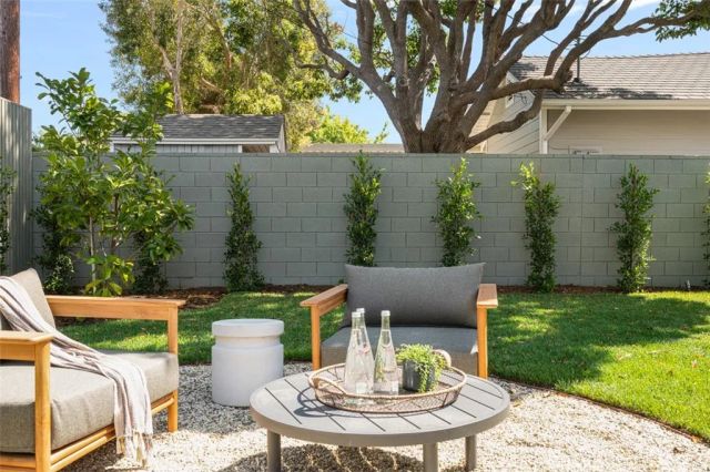 2880 Club House Road, Costa Mesa, CA 92626