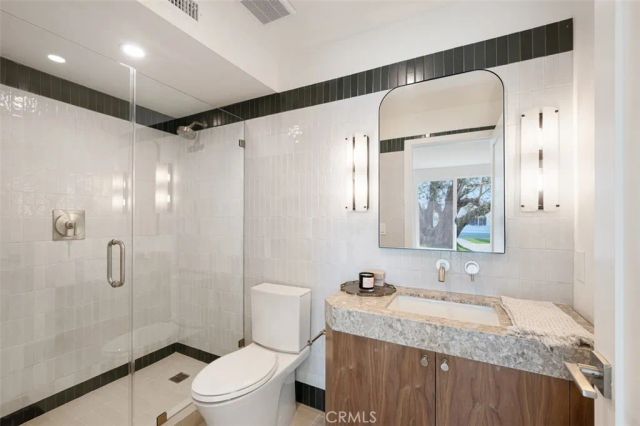 2880 Club House Road, Costa Mesa, CA 92626