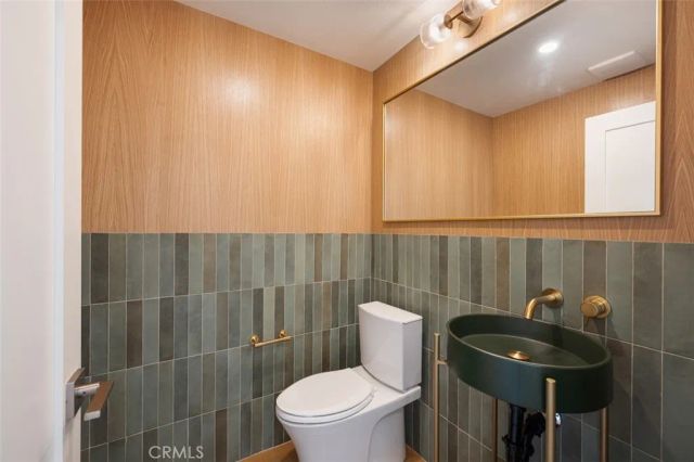 2880 Club House Road, Costa Mesa, CA 92626