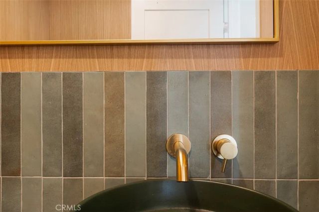 2880 Club House Road, Costa Mesa, CA 92626