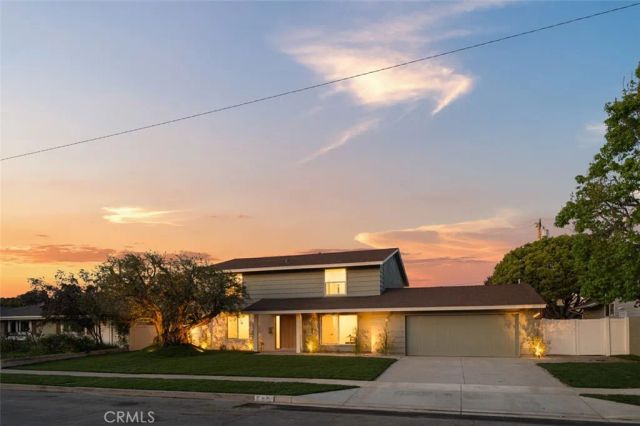 2880 Club House Road, Costa Mesa, CA 92626