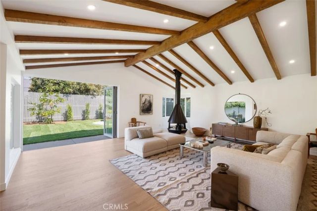 2880 Club House Road, Costa Mesa, CA 92626