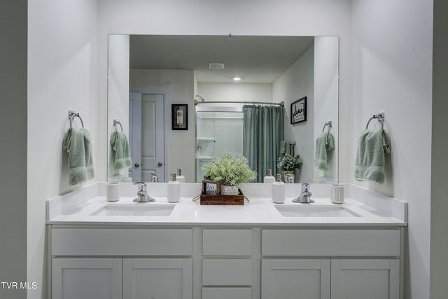 1209 Cherry Grove, Greeneville, TN 37745