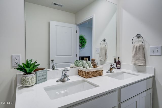 1209 Cherry Grove, Greeneville, TN 37745