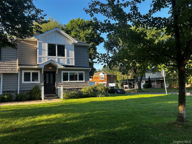 10 Evelyn Drive, Commack, NY 11725