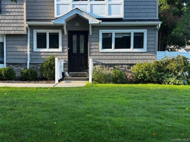 10 Evelyn Drive, Commack, NY 11725