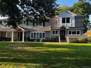 10 Evelyn Drive, Commack, NY 11725