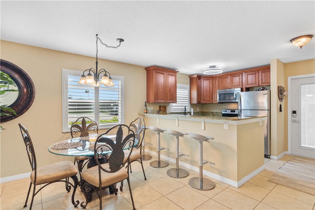51 Woodland Drive 101, Vero Beach, FL 32962