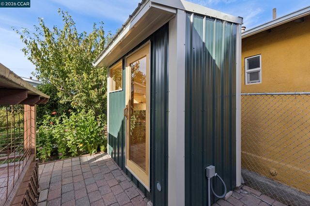 702 33Rd St, Oakland, CA 94609