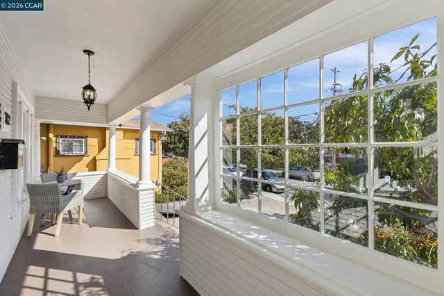 702 33Rd St, Oakland, CA 94609