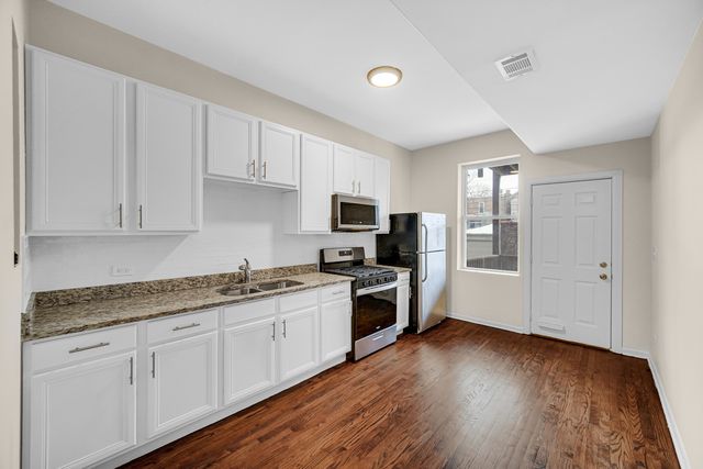 6520 S Ellis Avenue, Chicago, IL 60637