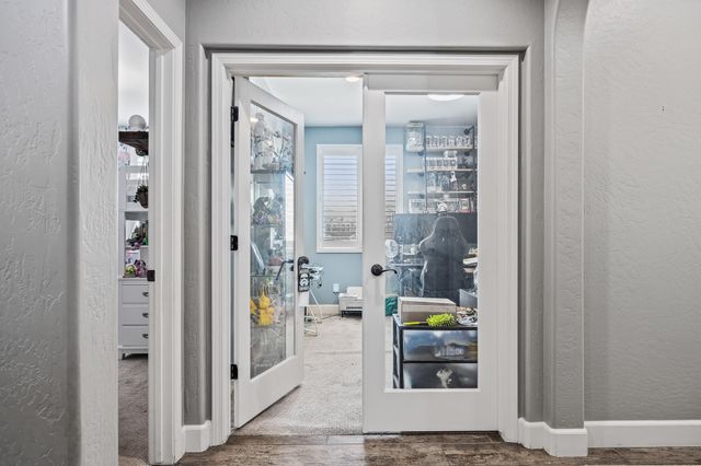 2898 Ship Rock Court, Tulare, CA 93274