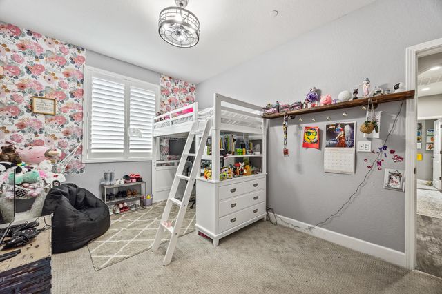 2898 Ship Rock Court, Tulare, CA 93274