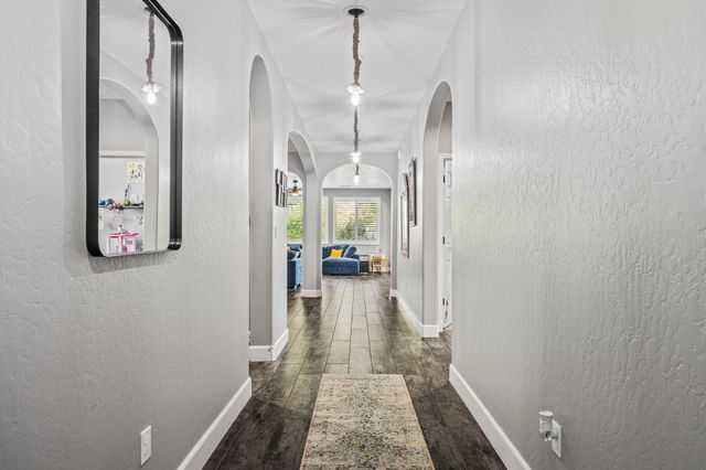 2898 Ship Rock Court, Tulare, CA 93274