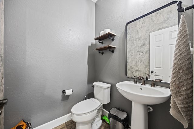 2898 Ship Rock Court, Tulare, CA 93274