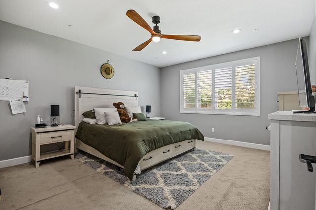 2898 Ship Rock Court, Tulare, CA 93274