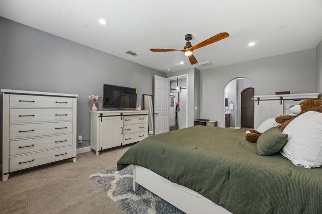 2898 Ship Rock Court, Tulare, CA 93274