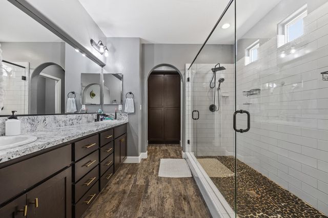 2898 Ship Rock Court, Tulare, CA 93274