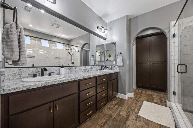 2898 Ship Rock Court, Tulare, CA 93274