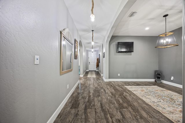 2898 Ship Rock Court, Tulare, CA 93274